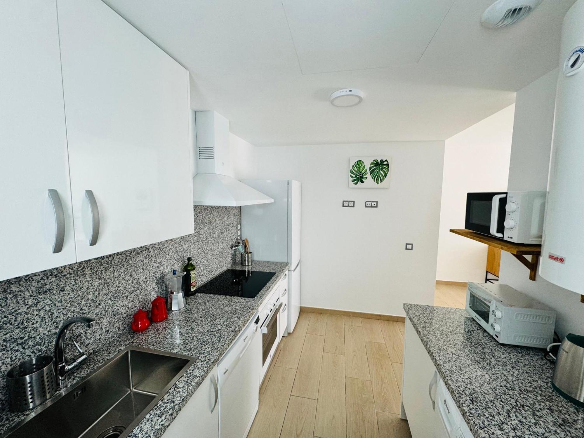 Apartamento Parking Privado! Sol Y Mar Tu Hogar En La Costa Estepona Exterior foto
