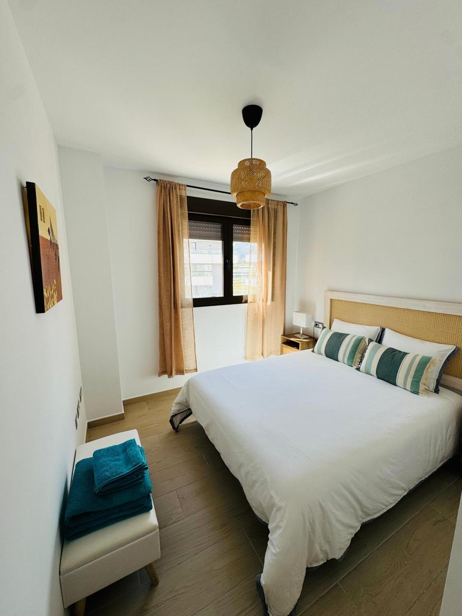Apartamento Parking Privado! Sol Y Mar Tu Hogar En La Costa Estepona Exterior foto
